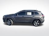 Used 2022 Jeep Cherokee Limited image 2