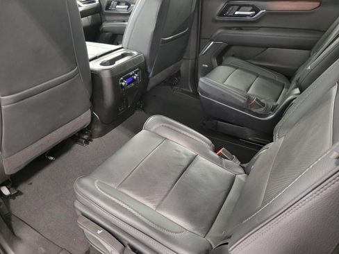 Used 2025 GMC Yukon XL Denali AWD/4WD image 21