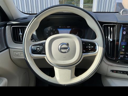 Used 2021 Volvo XC60 T8 Inscription w/ Protection Package Premier AWD/4WD image 3