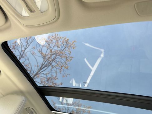 Used 2024 Volvo S60 B5 Plus w/ Climate Package image 15