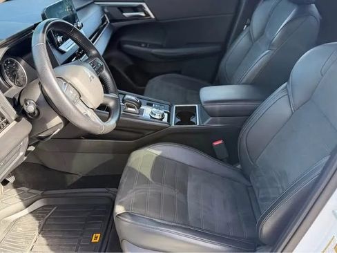 Used 2024 Mitsubishi Outlander FWD image 10