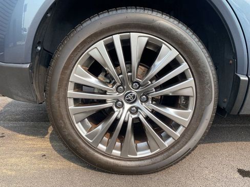 Used 2021 Toyota Venza Limited w/ Advanced Technology Package image 33