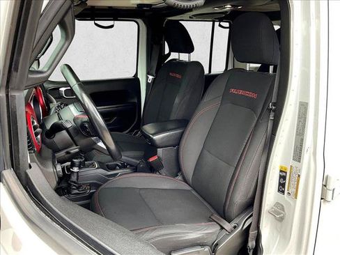 Used 2021 Jeep Wrangler Unlimited Rubicon w/ Cold Weather Group AWD/4WD image 25