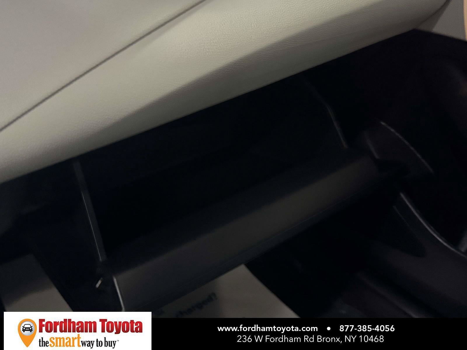 Used 2026 Toyota Corolla LE w/ LE Premium Package FWD image 33