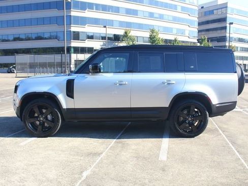 Used 2024 Land Rover Defender 130 S image 6