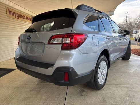 Used 2018 Subaru Outback 2.5i Premium image 8