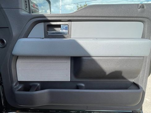 Used 2014 Ford F150 XLT w/ XLT Chrome Package image 33