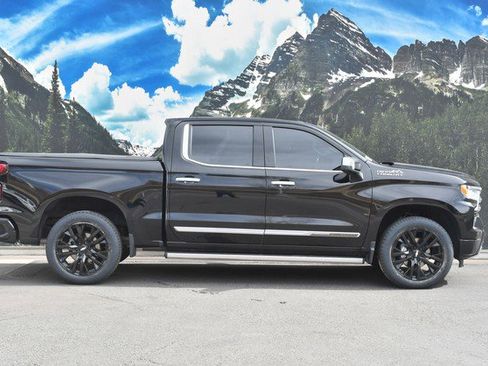 Used 2022 Chevrolet Silverado 1500 High Country image 2