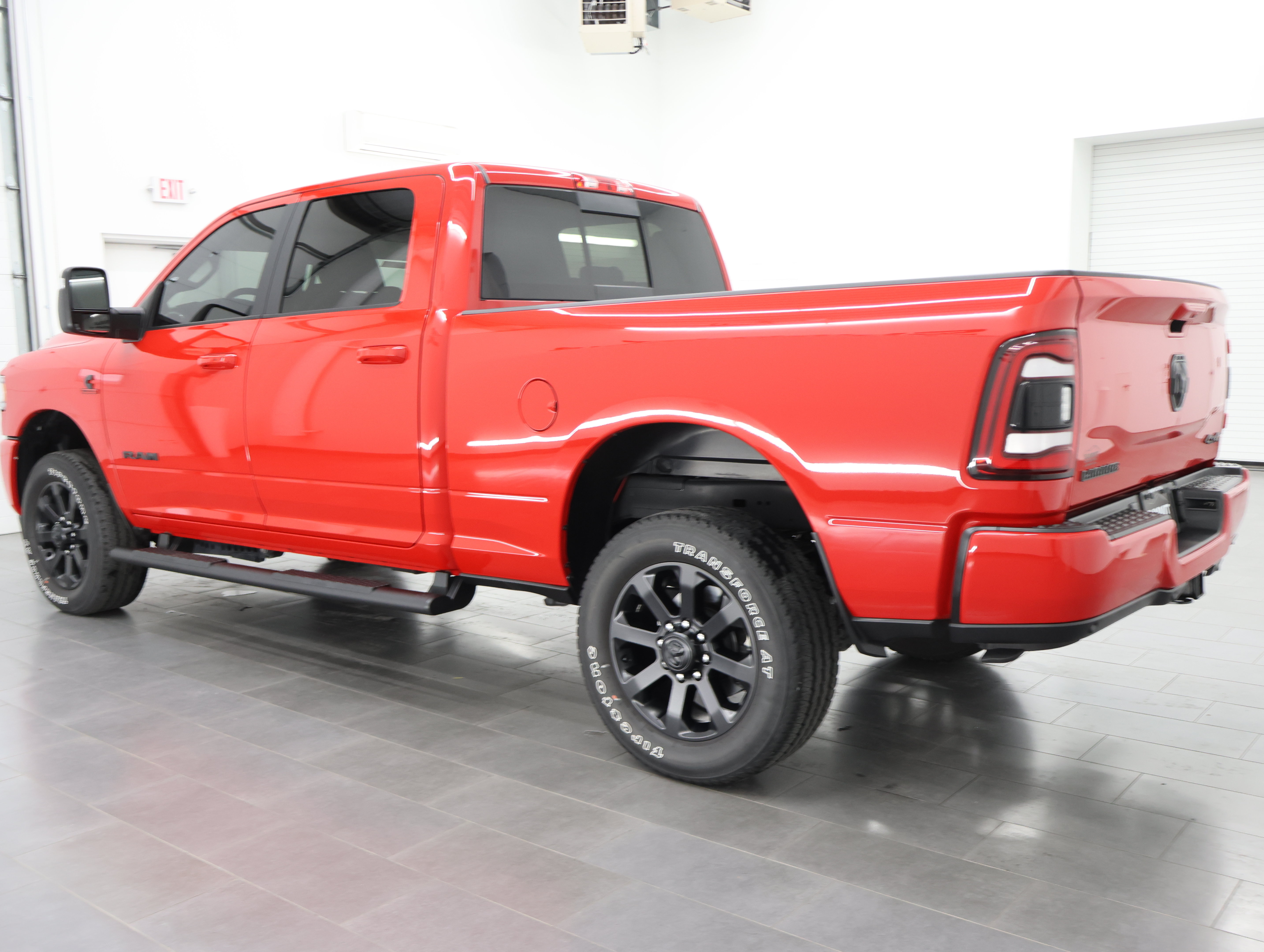 Used 2024 RAM 2500 Laramie w/ Night Edition AWD/4WD image 6