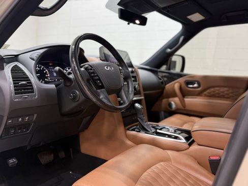 Used 2024 INFINITI QX80 Sensory image 16