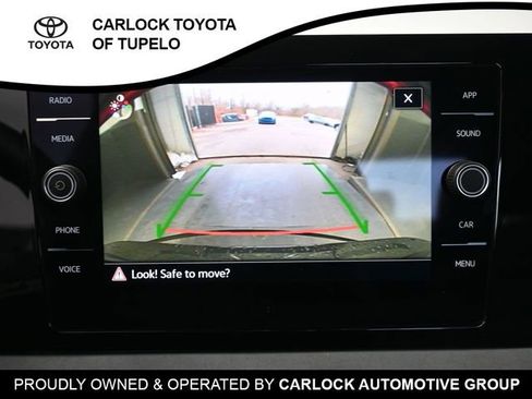 Used 2025 Volkswagen Jetta SE w/ Sunroof Package image 12