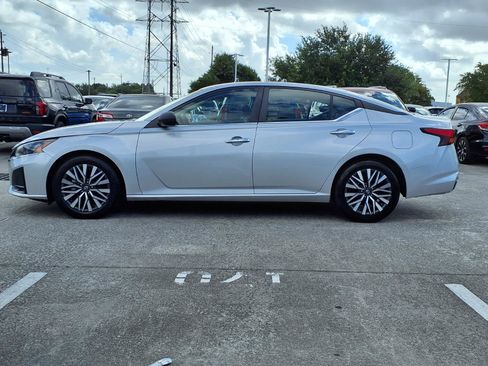 Used 2024 Nissan Altima 2.5 SV FWD image 22