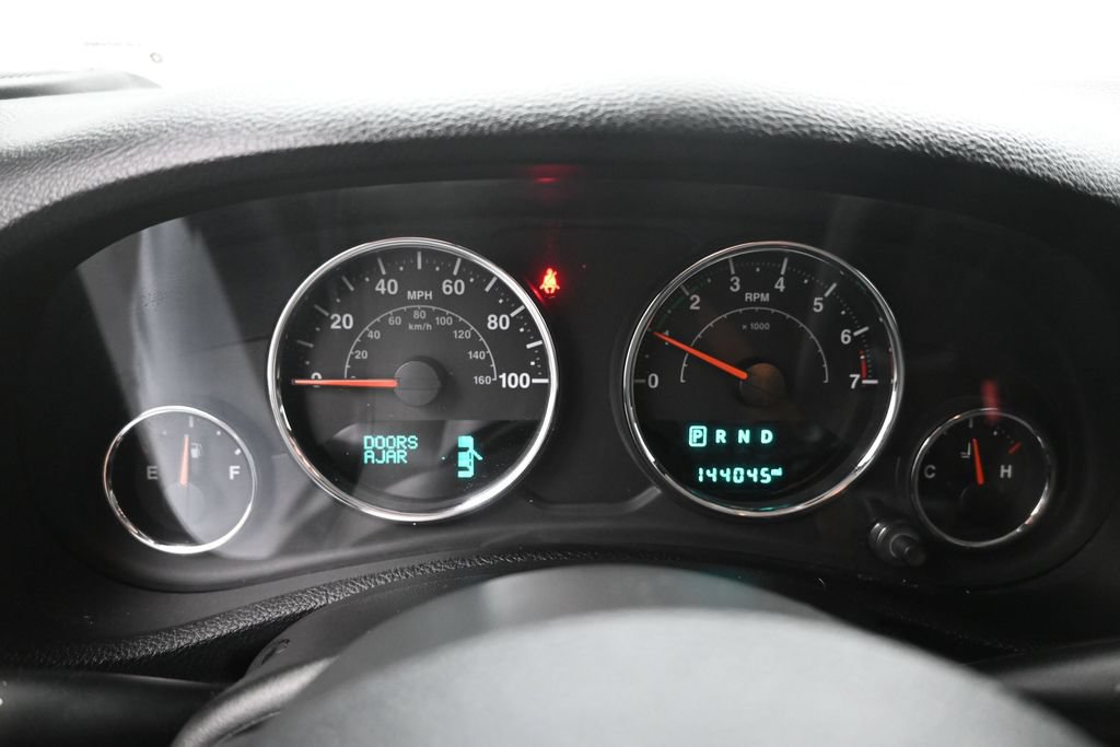 Used 2017 Jeep Wrangler Sport w/ Connectivity Group AWD/4WD image 3