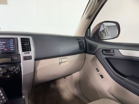 Used 2006 Toyota 4Runner SR5 image 26