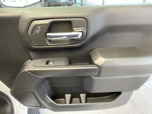 Used 2022 Chevrolet Silverado 1500 Custom image 8