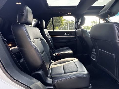 Certified 2018 Ford Explorer XLT w/ Equipment Group 202A AWD/4WD image 37