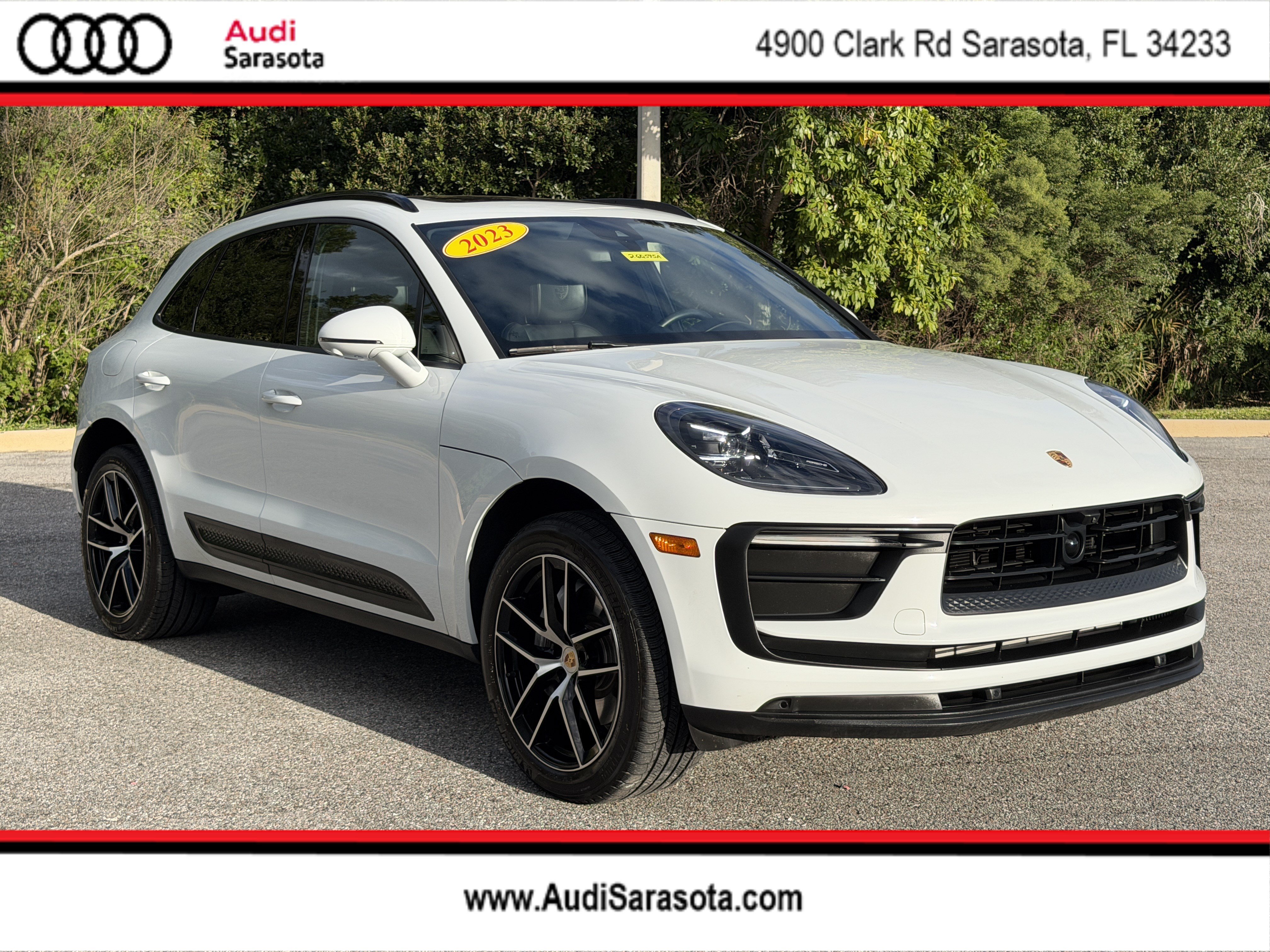 Used 2023 Porsche Macan AWD/4WD image 1