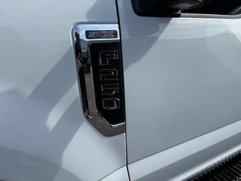 Used 2021 Ford F250 XL w/ STX Appearance Package AWD/4WD image 5