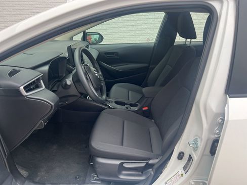 Used 2026 Toyota Corolla LE FWD image 8