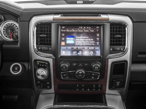 Used 2017 RAM 1500 Laramie AWD/4WD image 13