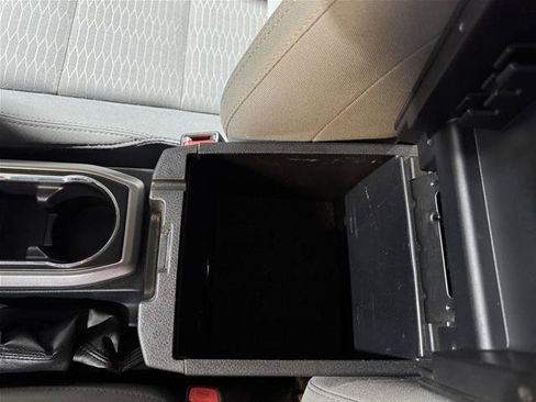Used 2018 Toyota Tacoma SR5 RWD image 35