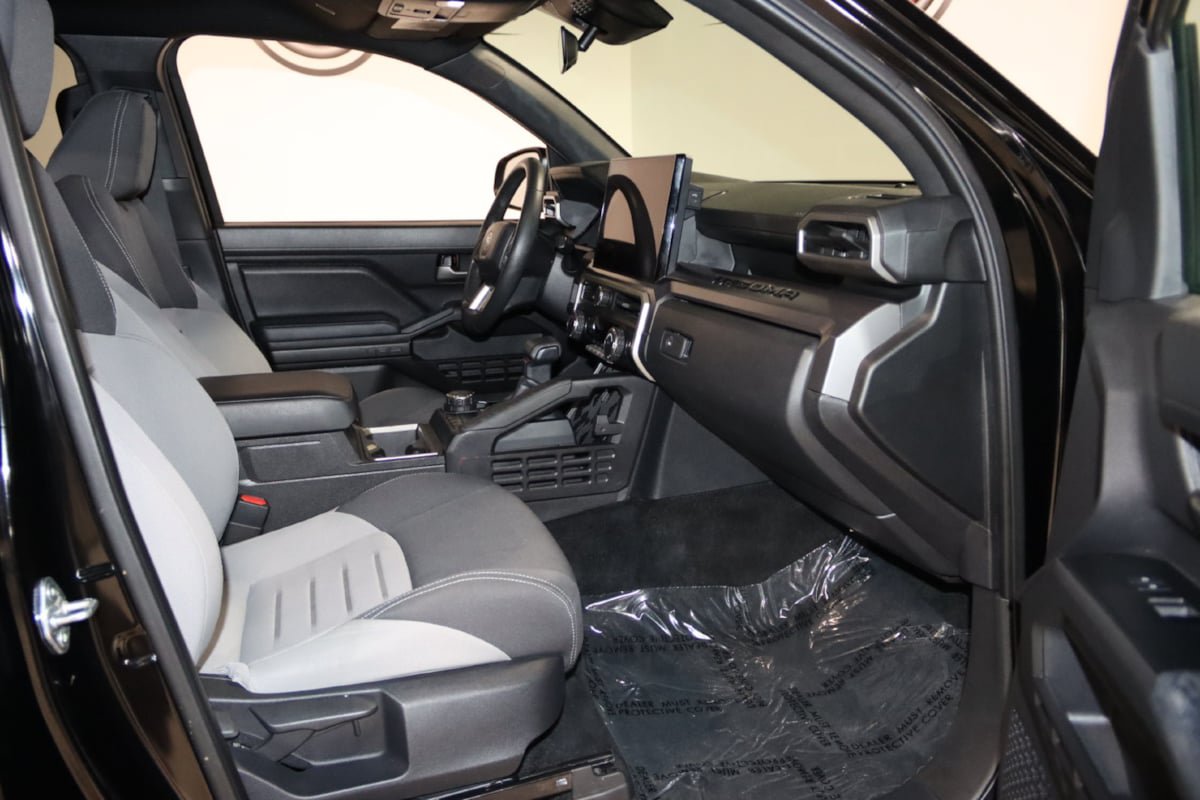 Used 2024 Toyota Tacoma TRD Sport AWD/4WD image 48