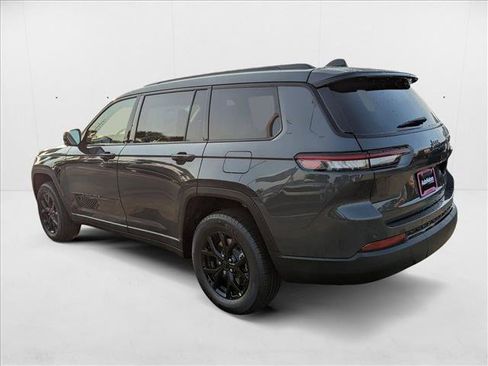 New 2025 Jeep Grand Cherokee L Altitude RWD image 9