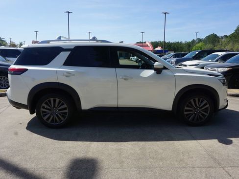 Used 2023 Nissan Pathfinder SL w/ SL Premium Package image 26