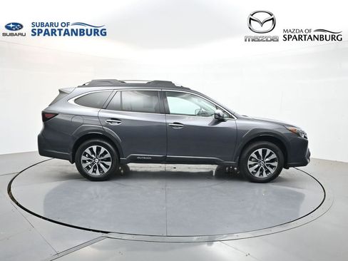 Used 2023 Subaru Outback Touring AWD/4WD image 9