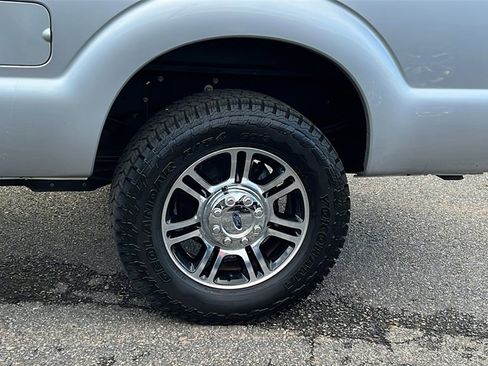 Used 2016 Ford F250 Platinum w/ FX4 Off-Road Package image 9