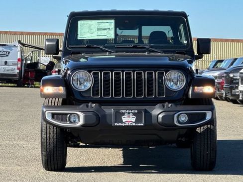 New 2025 Jeep Gladiator Sport image 9