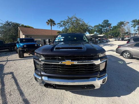 Used 2024 Chevrolet Silverado 2500 LT AWD/4WD image 8