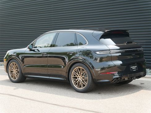 New 2025 Porsche Cayenne Turbo image 3