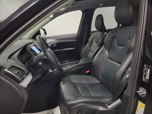 Used 2023 Volvo XC90 B5 Core AWD/4WD image 13