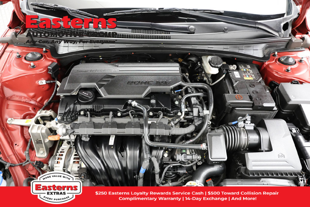 Used 2023 Hyundai Elantra SE w/ Cargo Package FWD image 8