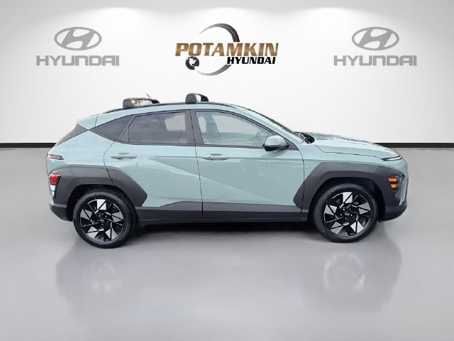 Used 2024 Hyundai Kona SEL FWD image 4