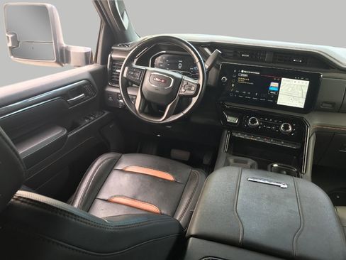 Used 2024 GMC Sierra 2500 AT4 w/ AT4 Premium Plus Package AWD/4WD image 6