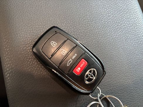 Used 2025 Toyota Camry LE image 22