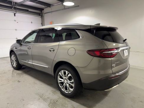 Used 2018 Buick Enclave Avenir w/ Avenir Technology Package FWD image 5