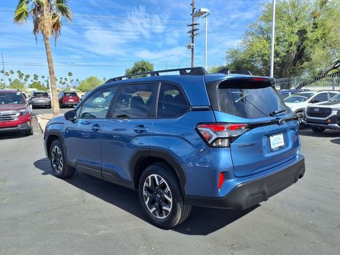 Used 2025 Subaru Forester Premium AWD/4WD image 11