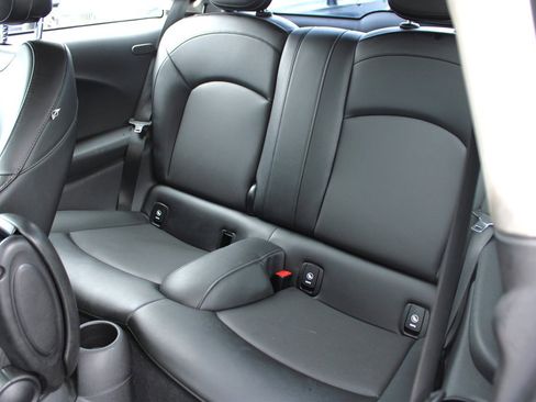 Used 2015 MINI Cooper S image 17