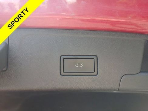 Used 2022 Volkswagen Atlas Cross Sport SE AWD/4WD image 11
