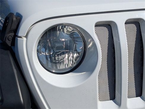 Used 2021 Jeep Wrangler Unlimited Islander image 9