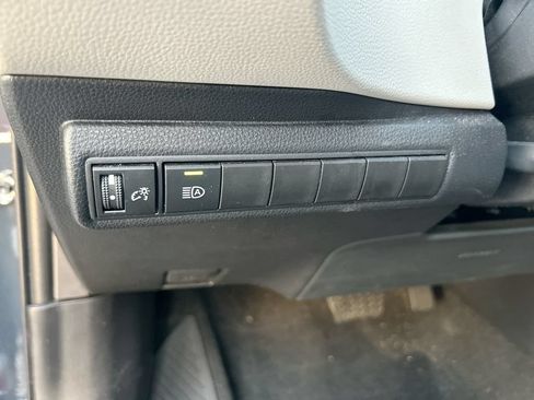 Used 2026 Toyota Corolla LE FWD image 13
