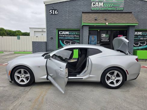 Used 2016 Chevrolet Camaro LT RWD image 30