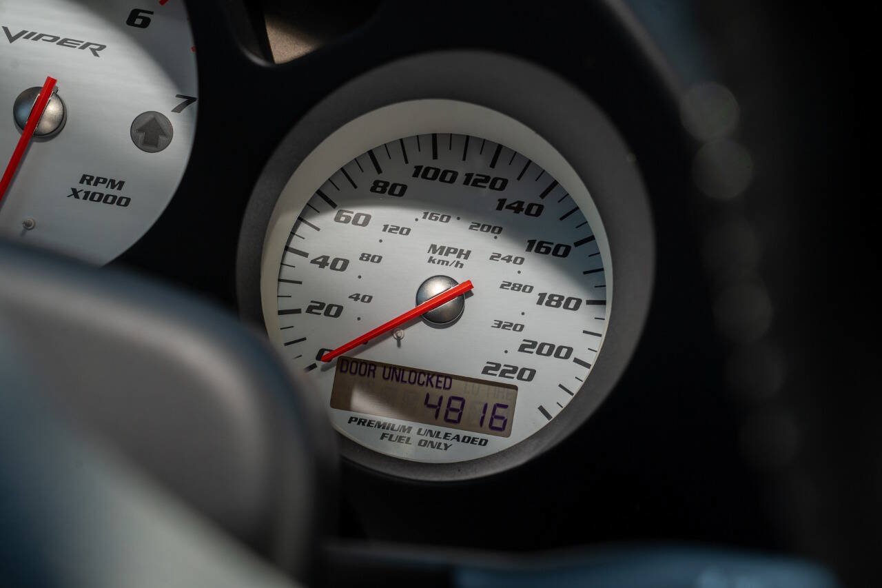 Used 2006 Dodge Viper SRT-10 RWD image 35