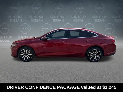 Used 2018 Chevrolet Malibu LT w/ Driver Confidence Package FWD image 2