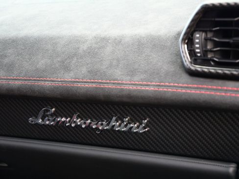 Used 2023 Lamborghini Huracan Tecnica image 24