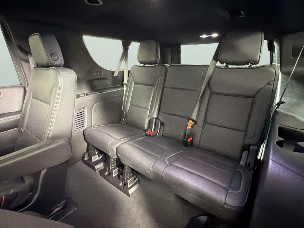 Used 2025 GMC Yukon XL Denali AWD/4WD image 29