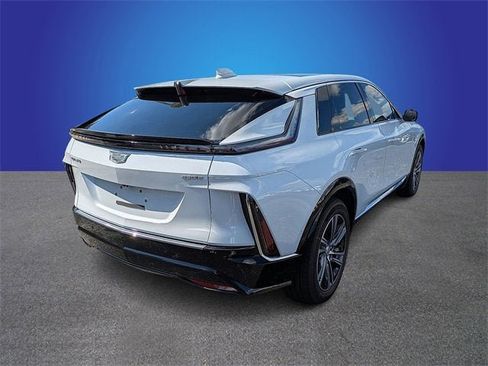 New 2026 Cadillac Lyriq Luxury image 5